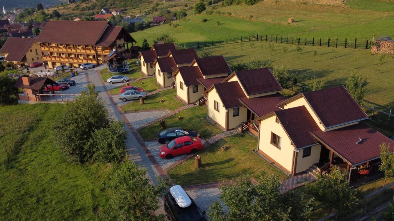 Manó Kulcsosházak Praid Exterior foto