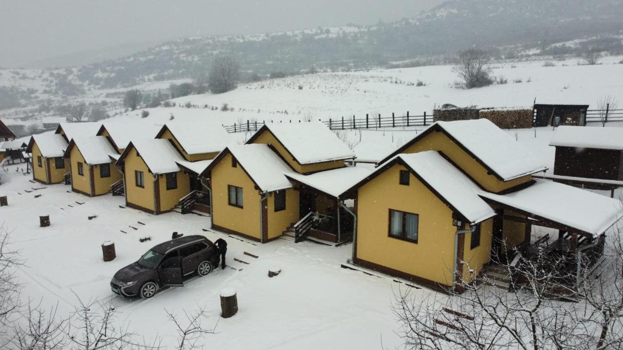 Manó Kulcsosházak Praid Exterior foto